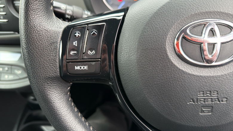 Toyota Yaris 1.5 Hybrid Icon Tech 5dr CVT Hybrid Hatchback